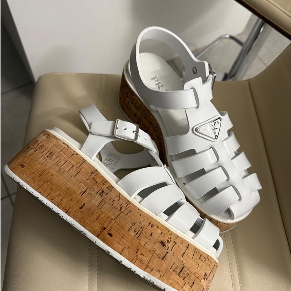 PRADA SIZE 8 👠 - Picture 4 of 5